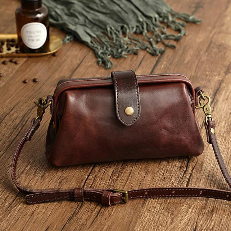 Claire – Vintage Frame Handbag