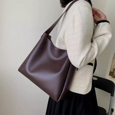 Bella | Practical and spacious everyday bag