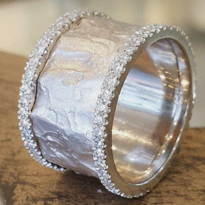 Vera – Antique Silver Sparkle Band