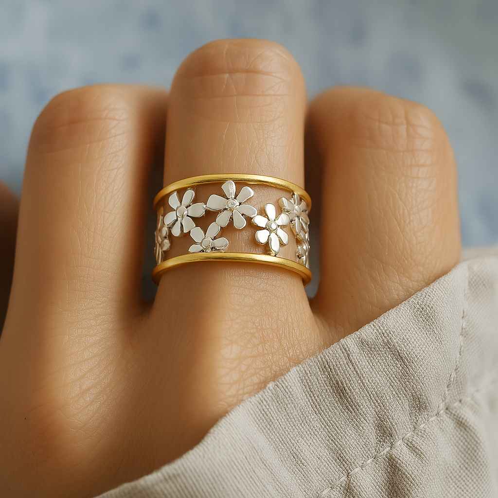 Chloe – Open Petal Silver Bloom Ring