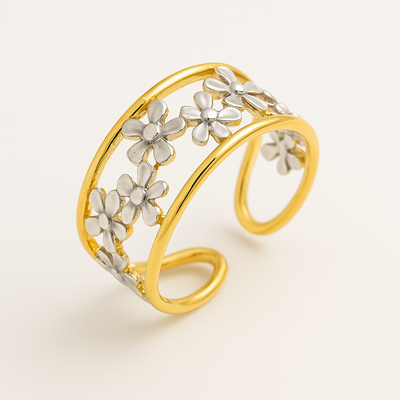 Chloe – Open Petal Silver Bloom Ring
