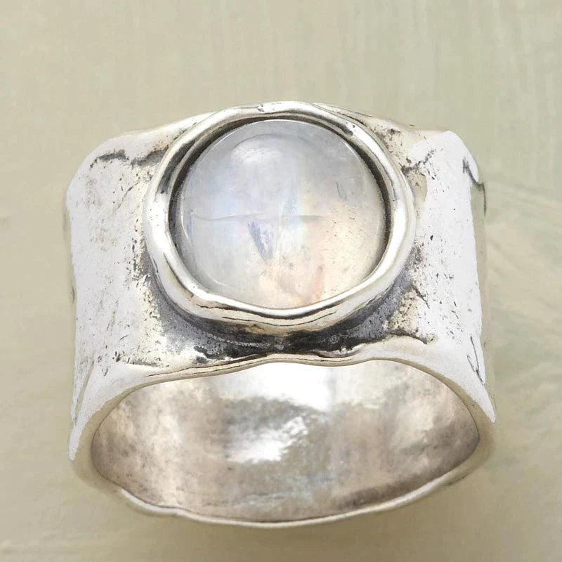 Ava – Moonstone Sterling Ring