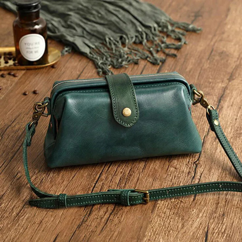 Claire – Vintage Frame Handbag