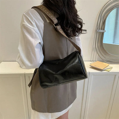 Rowan™ Vintage Crossbody Bag