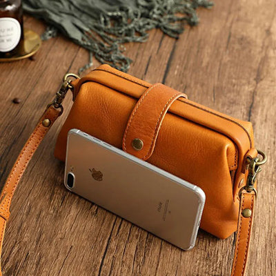 Claire – Vintage Frame Handbag