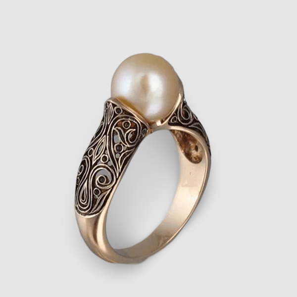 Vintage Pearl Golden Ring~