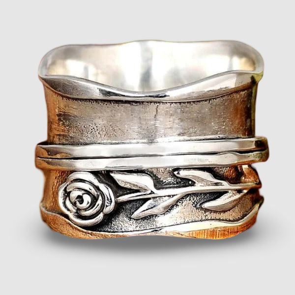Vintage Silver Ring with a Flower Design~