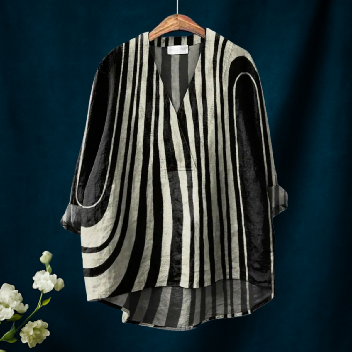 Women's Black and White Ripples Print Casual  V-neck Shirt