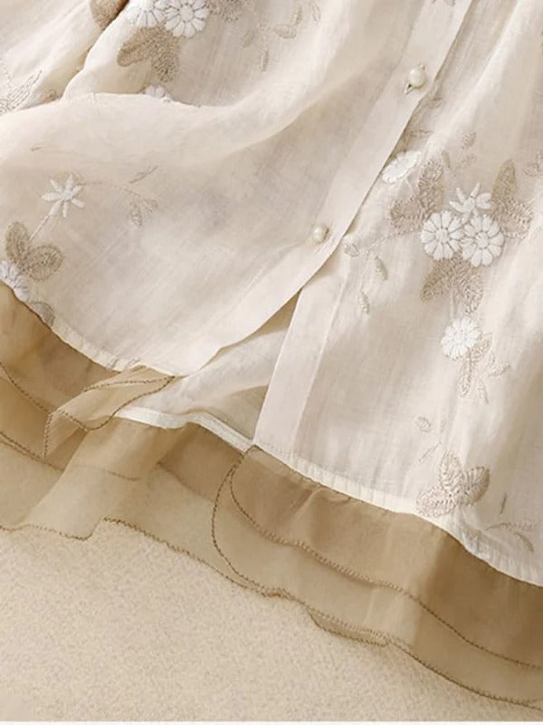 Ava – Retro Embroidered Blouse