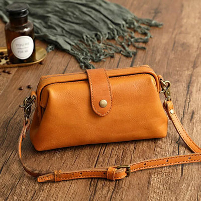 Claire – Vintage Frame Handbag