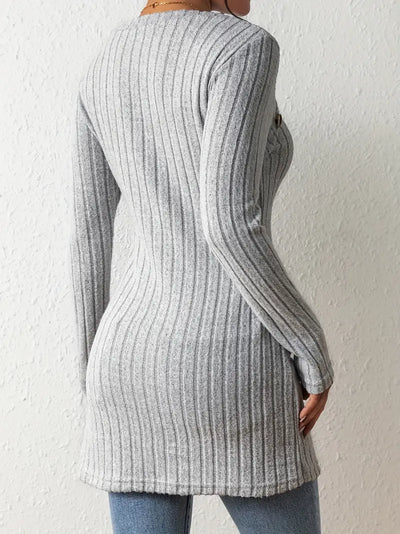 Anaya - Asymmetrical top with buttons and ribbed texture