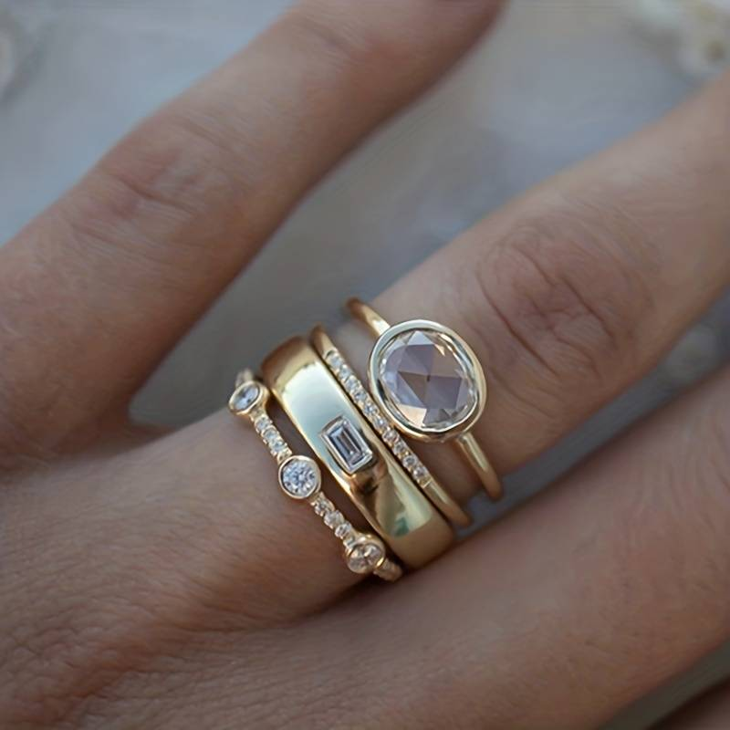 Emma – Gold Zirconium Band Ring