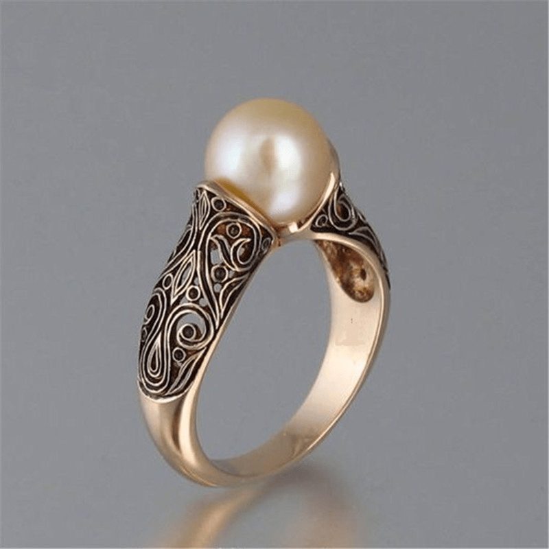Quinn – Gold Pearl Band Ring