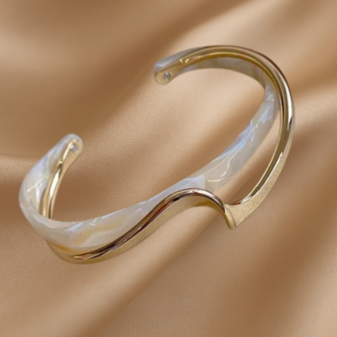 White Opal Elegant Golden Bracelet