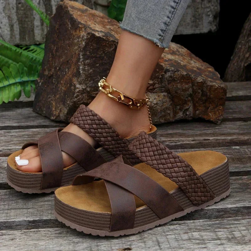 Levia Orthopedic Sandals