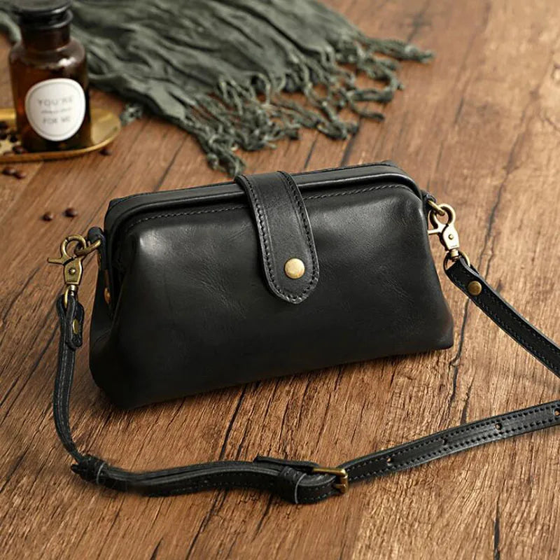 Claire – Vintage Frame Handbag
